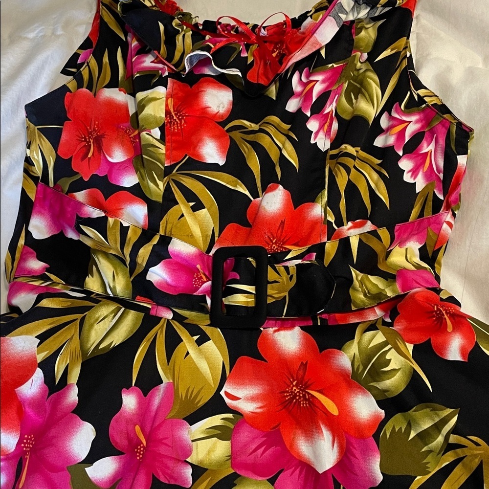 Voodoo Vixen | Black/Red | Hibiscus | Floral | Ruffled Neck | Mini Dress |Size L - Picture 6 of 17